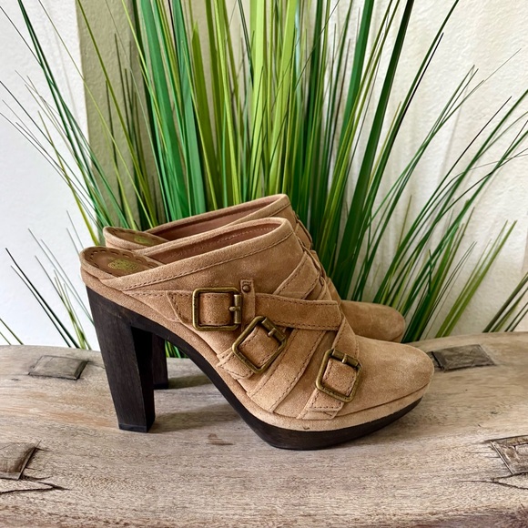 Juicy Couture Colette Taupe Wooden Heel Mules - Picture 3 of 10